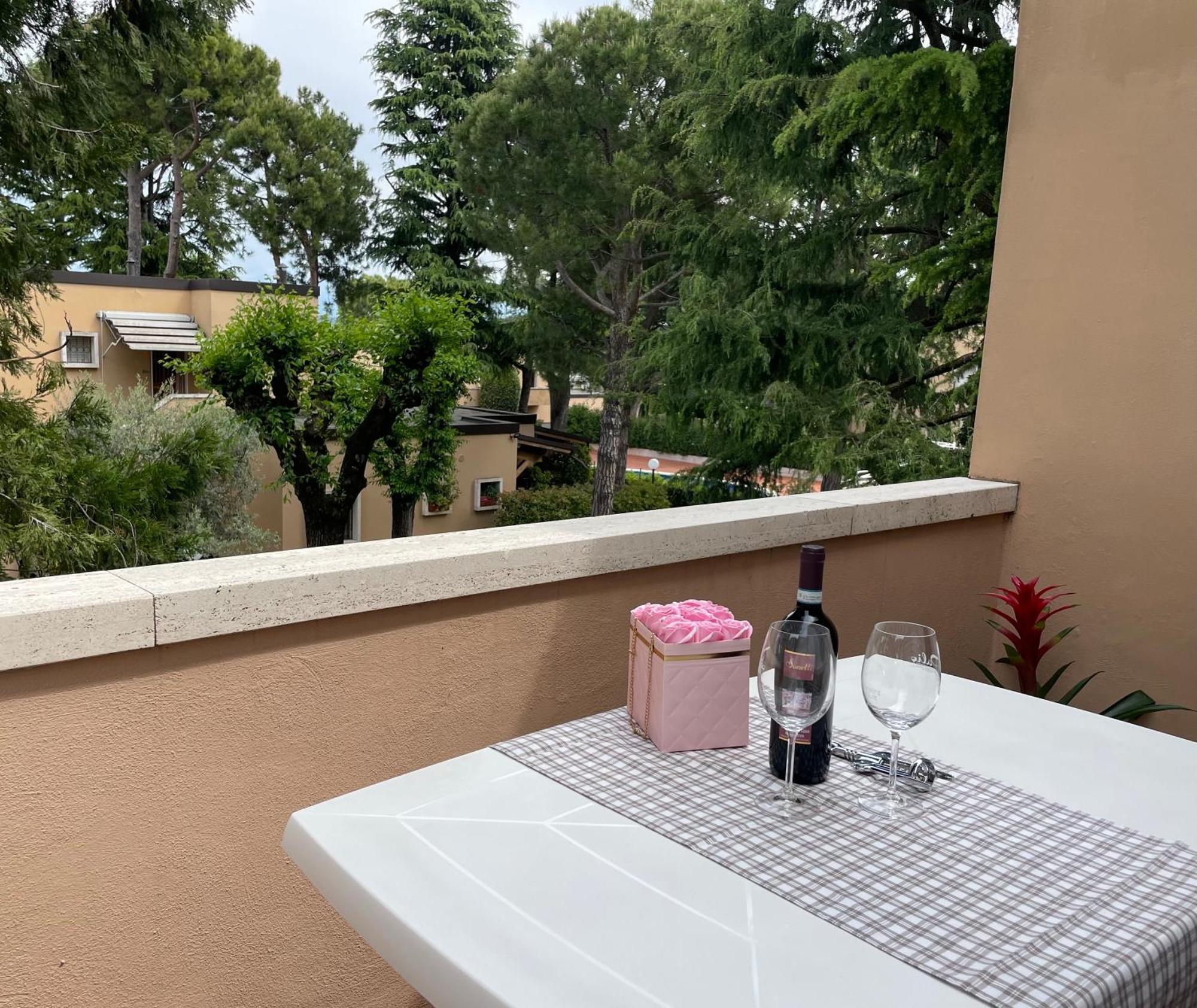 Nico'S Apartment Peschiera del Garda Esterno foto